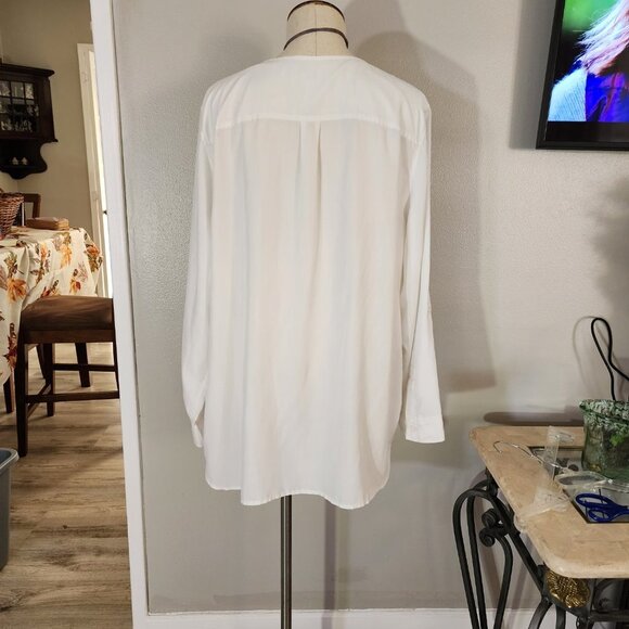 CHICO'S BLOUSE - Picture 3 of 5